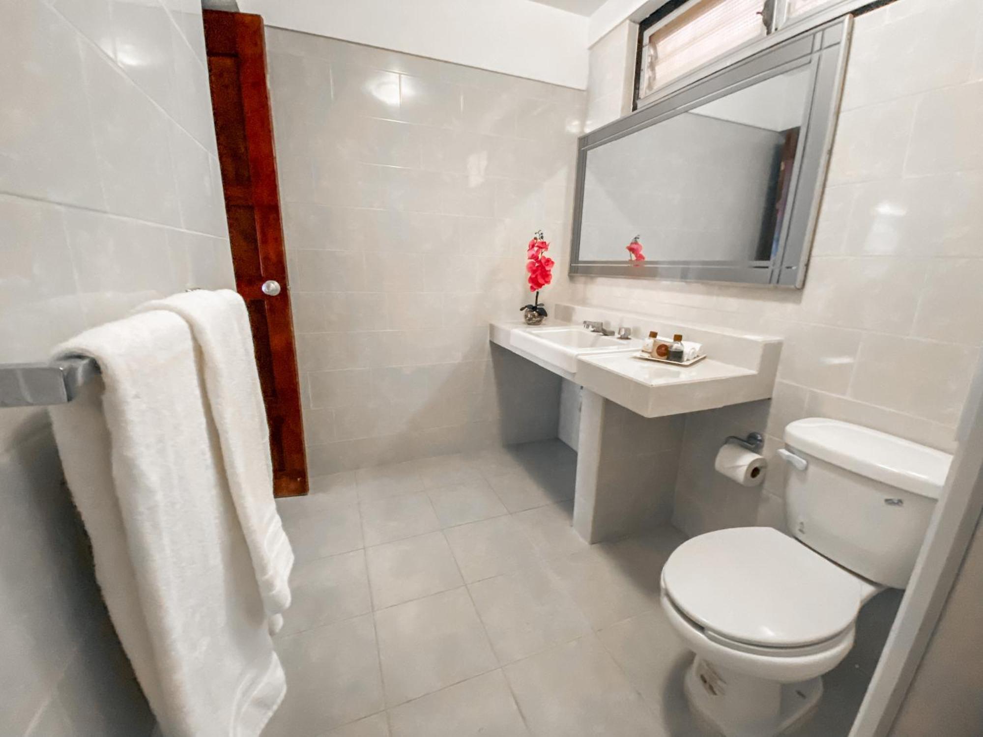 Toca Madera Hotel Chapala Eksteriør billede